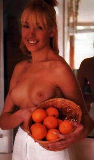Silvia Fominaya in Man Nude [411x700] [31.54 kb]