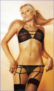 Abi Titmuss dans Fhm [653x1100] [73.21 kb]