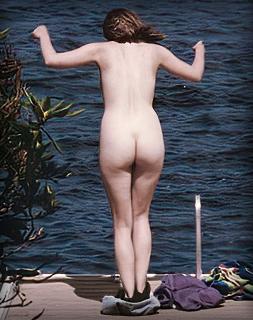 Elizabeth Olsen Nude [1521x1920] [468.8 kb]