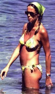 Cristina Parodi dans Bikini [356x600] [55.27 kb]