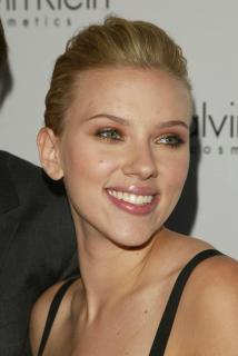 Scarlett Johansson [2014x3000] [416.78 kb]