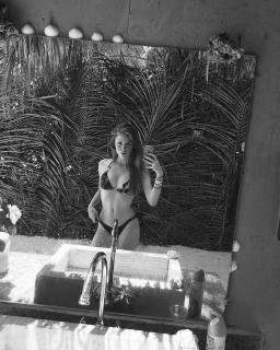 Denisse Peña in Bikini [1080x1350] [406.01 kb]