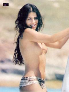 Mónica Cruz in Topless [857x1134] [75.55 kb]