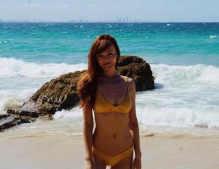 Hannah Rose May in Bikini [1080x831] [137.56 kb]