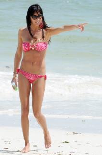 Elisabetta Gregoraci na Bikini [798x1200] [127.04 kb]