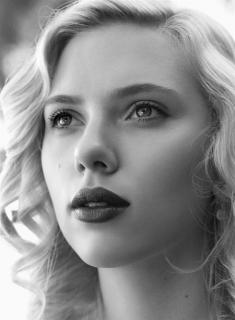 Scarlett Johansson in Vogue [1472x2000] [292.95 kb]