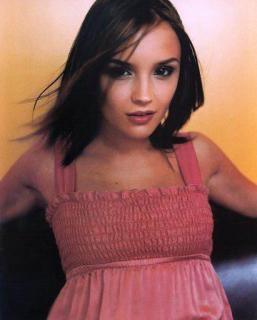 Rachael Leigh Cook [360x448] [23.51 kb]