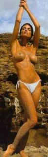 Daniela Cardone dans Topless [138x450] [15.48 kb]