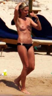 Heidi Klum dans Topless [830x1521] [133.31 kb]