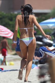 Manuela Arcuri na Bikini [2600x3900] [610.52 kb]