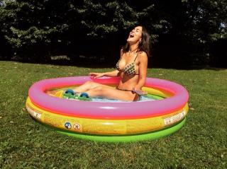 Megan Montaner na Bikini [1080x809] [278.02 kb]