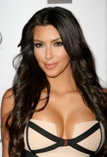 Kim Kardashian [2060x3000] [705.12 kb]