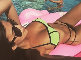 Lola Ortiz na Bikini [750x562] [88.61 kb]