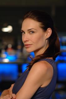 Claire Forlani [1328x2000] [185.55 kb]