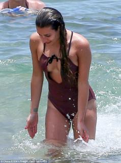 Lea Michele in Bikini [634x850] [126.26 kb]