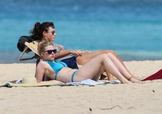 Scarlett Johansson na Bikini [3000x2121] [454.79 kb]