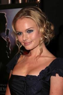 Kate Bosworth [2336x3504] [480.41 kb]