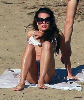 Lea Michele in Bikini [2096x2500] [430.71 kb]