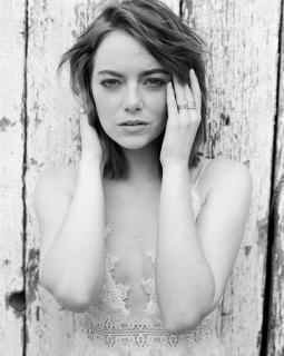 Emma Stone [740x927] [155.98 kb]