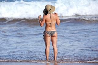 Hilary Duff na Bikini [2500x1667] [693.69 kb]