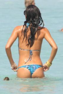 Elisabetta Gregoraci na Bikini [450x675] [29.04 kb]
