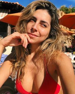 Eva Marcela in Bikini [1080x1350] [365.38 kb]
