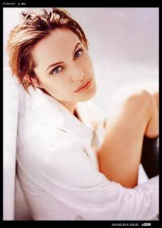 Angelina Jolie [549x768] [51.2 kb]
