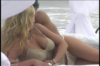 Jessica Simpson en Bikini [720x480] [33.55 kb]