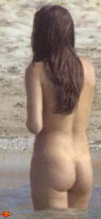 Manuela Arcuri Nude [338x734] [35.87 kb]