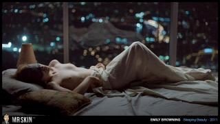 Emily Browning in Sleeping Beauty Nuda [1020x580] [72.17 kb]