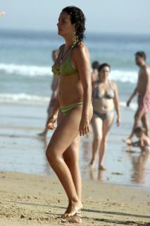 Melanie Olivares na Bikini [683x1024] [67.92 kb]