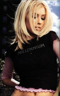 Christina Aguilera [668x1066] [91.35 kb]