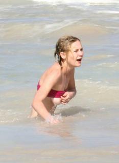 Kirsten Dunst na Topless [1654x2264] [176.56 kb]