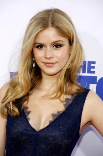 Erin Moriarty [736x1117] [165.67 kb]