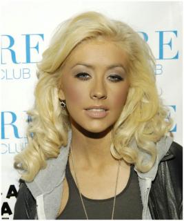 Christina Aguilera [1200x1437] [192.16 kb]