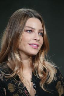 Lauren German [683x1024] [116.36 kb]