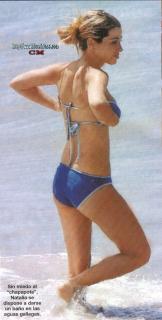 Natalia Rodríguez in Bikini [494x972] [108.05 kb]