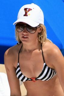Ashley Tisdale in Bikini [1200x1800] [285.95 kb]