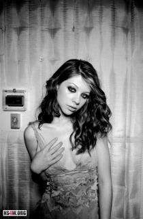 Michelle Trachtenberg [506x768] [66.78 kb]