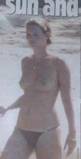 Kate Moss en Topless [336x657] [18.57 kb]