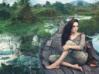 Angelina Jolie [562x422] [60.68 kb]
