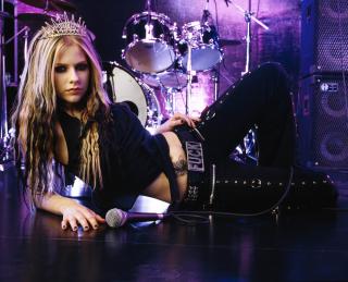 Avril Lavigne [3000x2433] [871.88 kb]