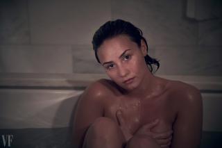 Demi Lovato [1600x1068] [197.03 kb]