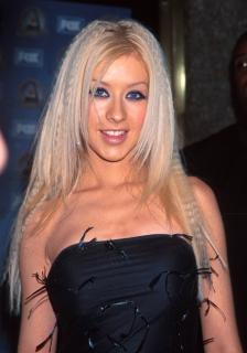 Christina Aguilera [1463x2087] [309.19 kb]