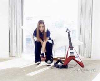 Avril Lavigne [1621x1311] [268.57 kb]