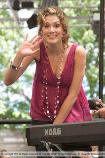 Delta Goodrem [683x1024] [98.03 kb]