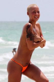 Amber Rose in Topless [760x1140] [93.15 kb]
