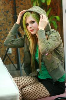 Avril Lavigne [798x1200] [157.78 kb]