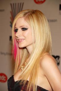 Avril Lavigne [1600x2389] [470.33 kb]