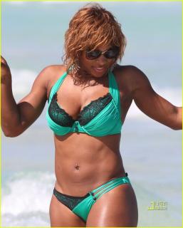 Serena Williams en Bikini [982x1222] [196.25 kb]